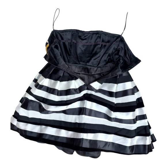 Alice + Olivia Sequin Striped Strapless Flowy Dress - Picture 6 of 7